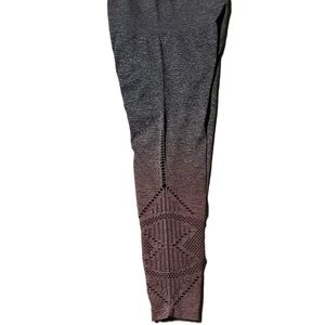 🌟Victoria Secret Pink Cool & Comfy Ombre Cutout Design Leggings🌟